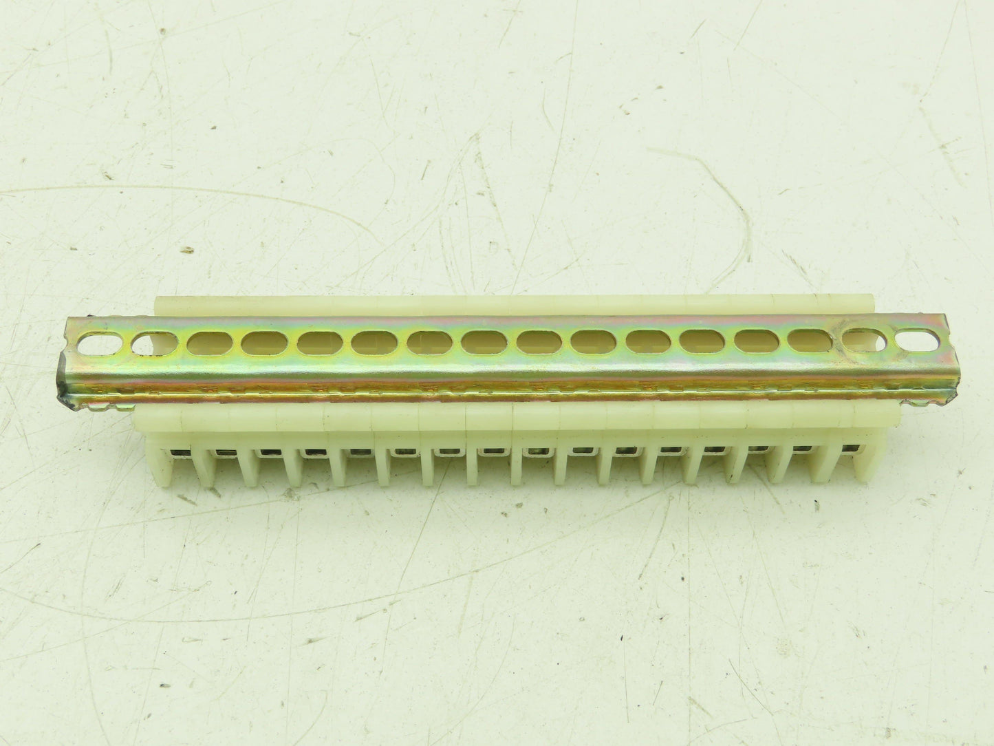 Allen Bradley 1492-F DIN Rail Mount Terminal Block 300V 22-14 Awg Lot of 7000