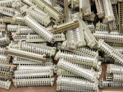 Allen Bradley 1492-F DIN Rail Mount Terminal Block 300V 22-14 Awg Lot of 7000