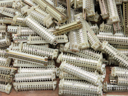 Allen Bradley 1492-F DIN Rail Mount Terminal Block 300V 22-14 Awg Lot of 7000