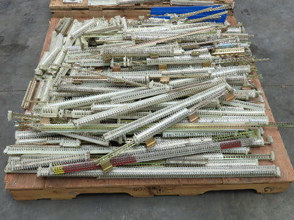 Allen Bradley 1492-F DIN Rail Mount Terminal Block 300V 22-14 Awg Lot of 7000