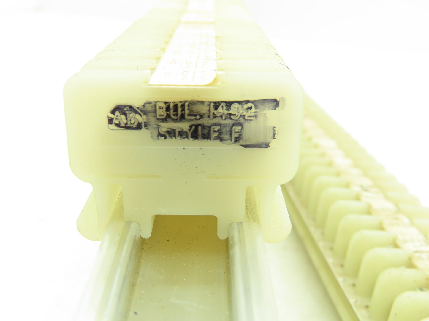 Allen Bradley 1492-F DIN Rail Mount Terminal Block 300V 22-14 Awg Lot of 2500