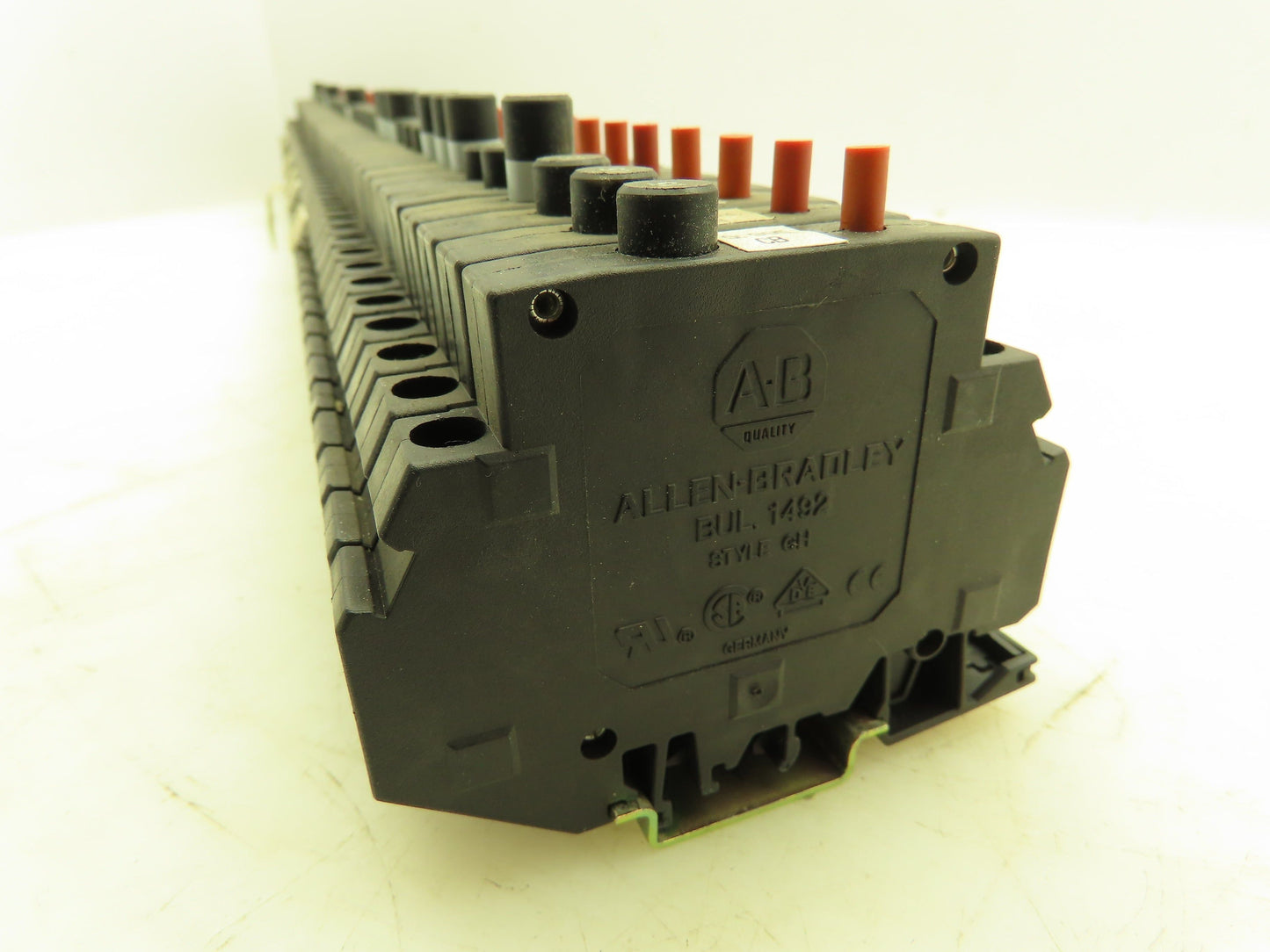 Allen Bradley 1492-GH015 Din Rail 1.5A Circuit Breaker Ser B 250V Lot of 50