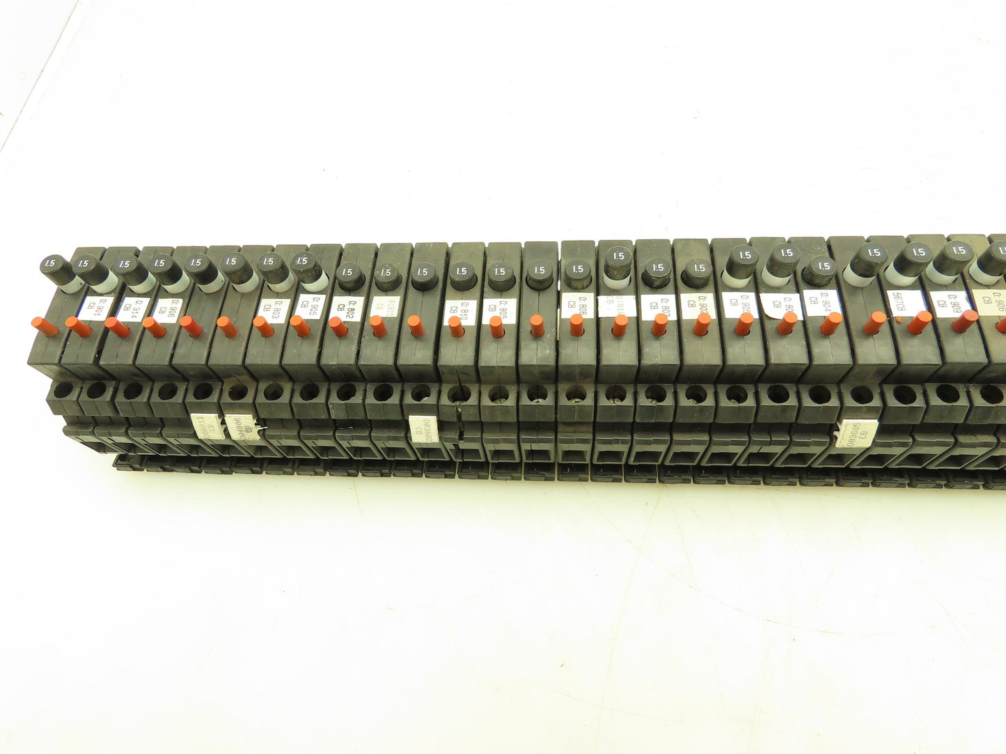 Allen Bradley 1492-GH015 Din Rail 1.5A Circuit Breaker Ser B 250V Lot of 42