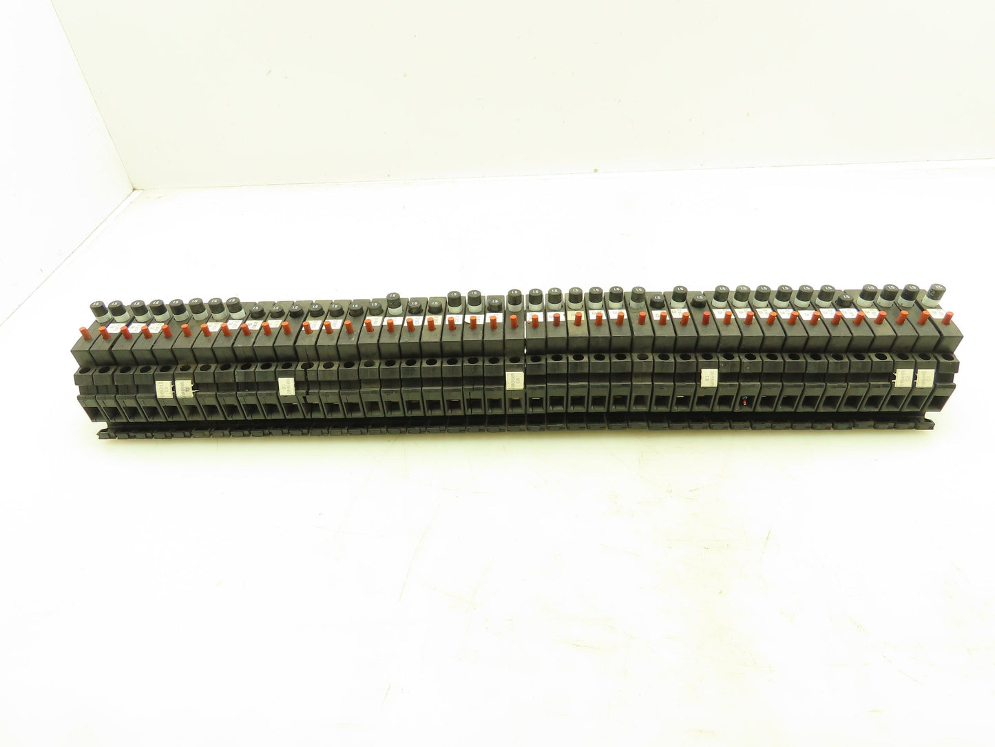 Allen Bradley 1492-GH015 Din Rail 1.5A Circuit Breaker Ser B 250V Lot of 42