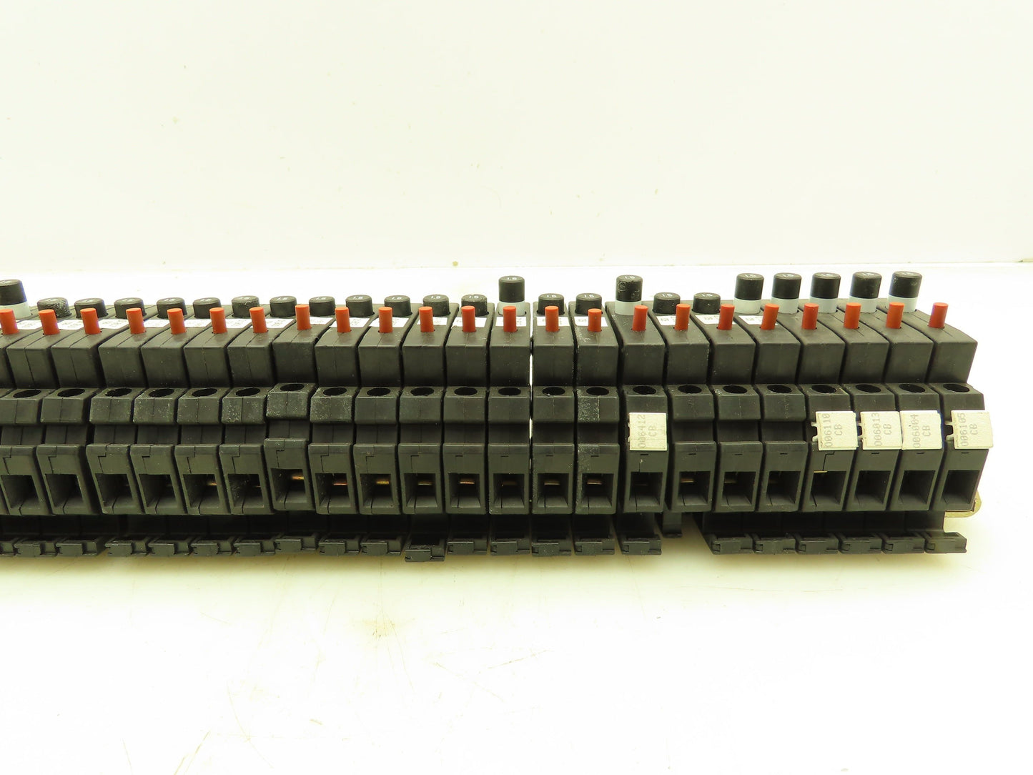 Allen Bradley 1492-GH015 Din Rail 1.5A Circuit Breaker Ser B 250V Lot of 45