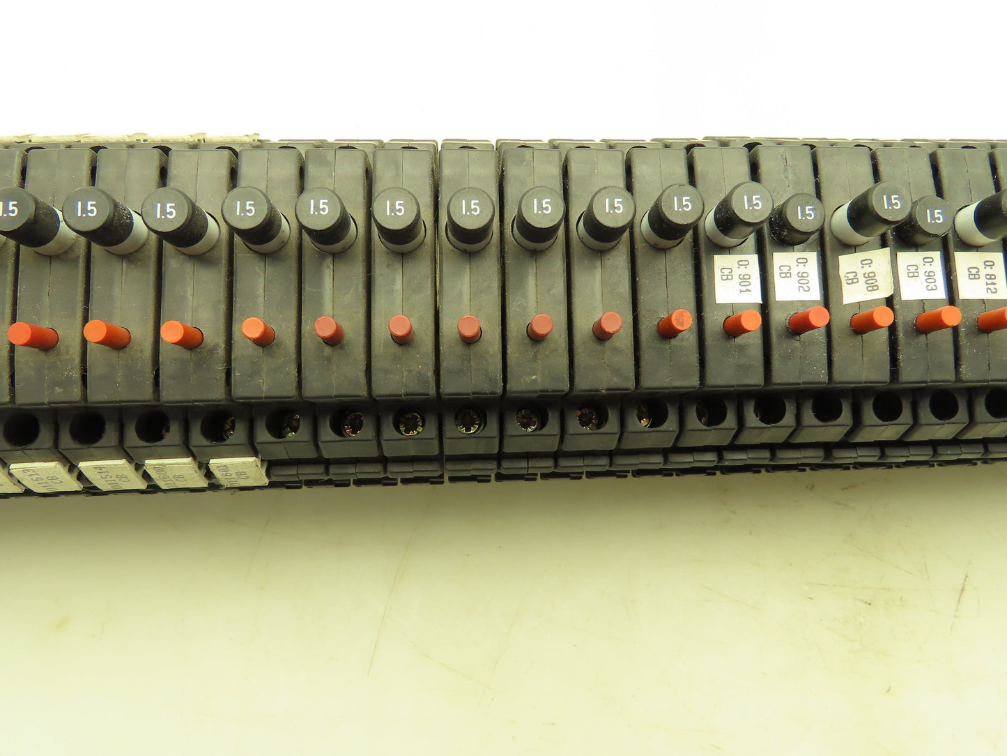 Allen Bradley 1492-GH015 Din Rail 1.5A Circuit Breaker Ser B 250V Lot of 57