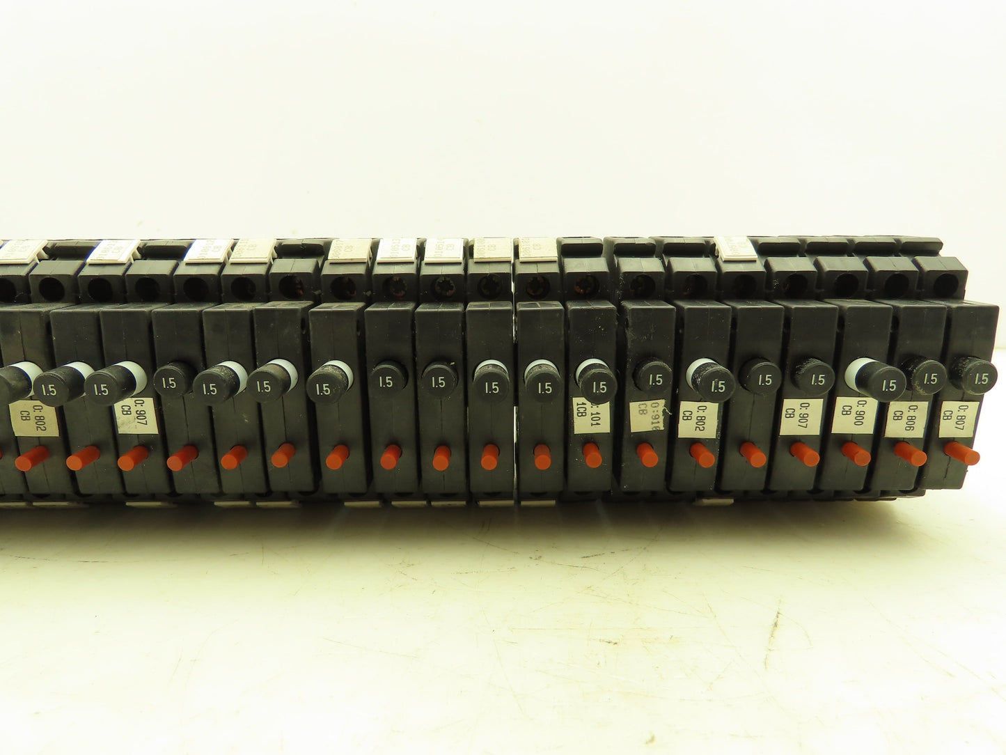 Allen Bradley 1492-GH015 Din Rail 1.5A Circuit Breaker Ser B 250V Lot of 35