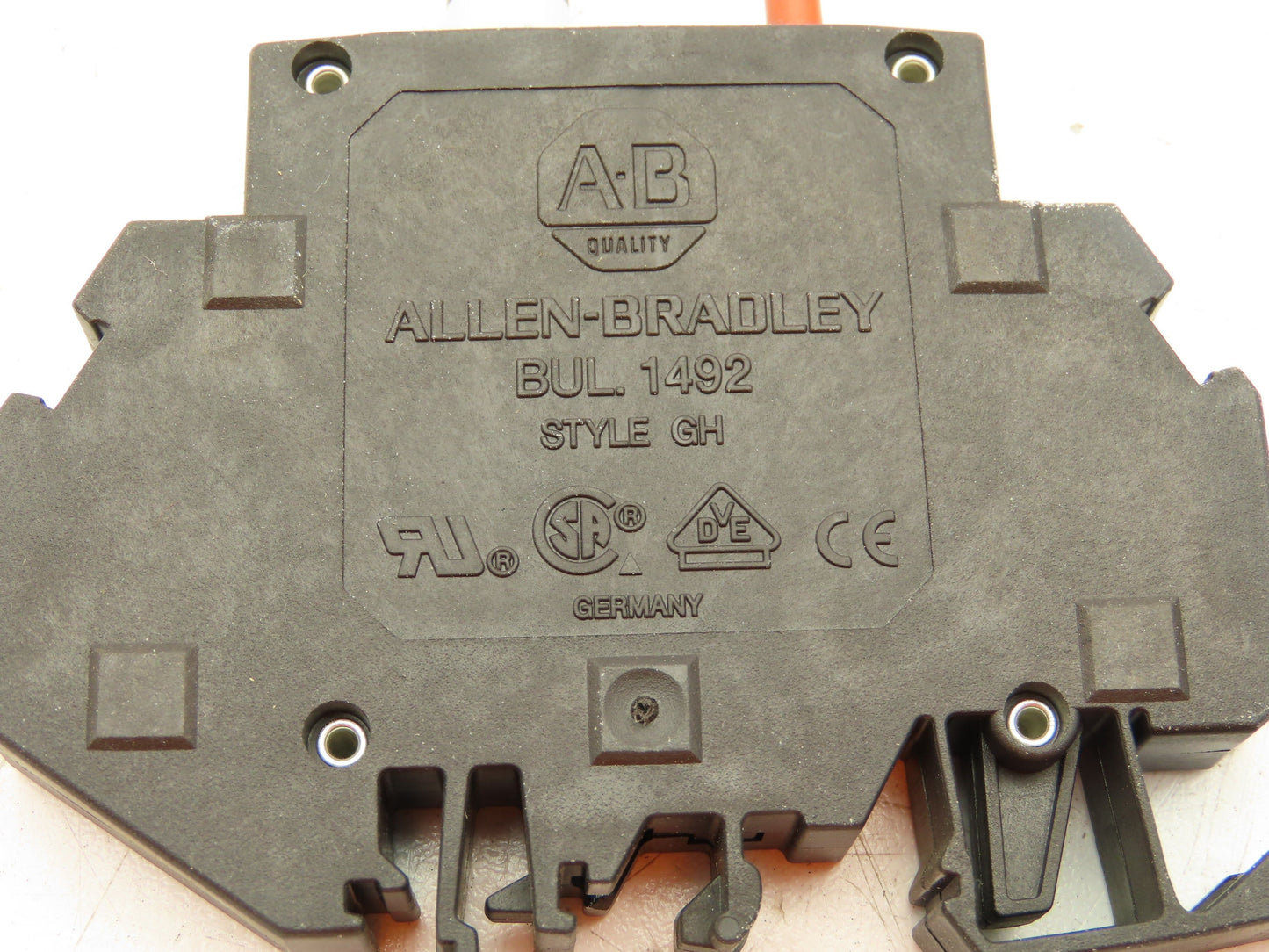 Allen Bradley 1492-GH015 Din Rail 1.5A Circuit Breaker Ser B 250V Lot of 64