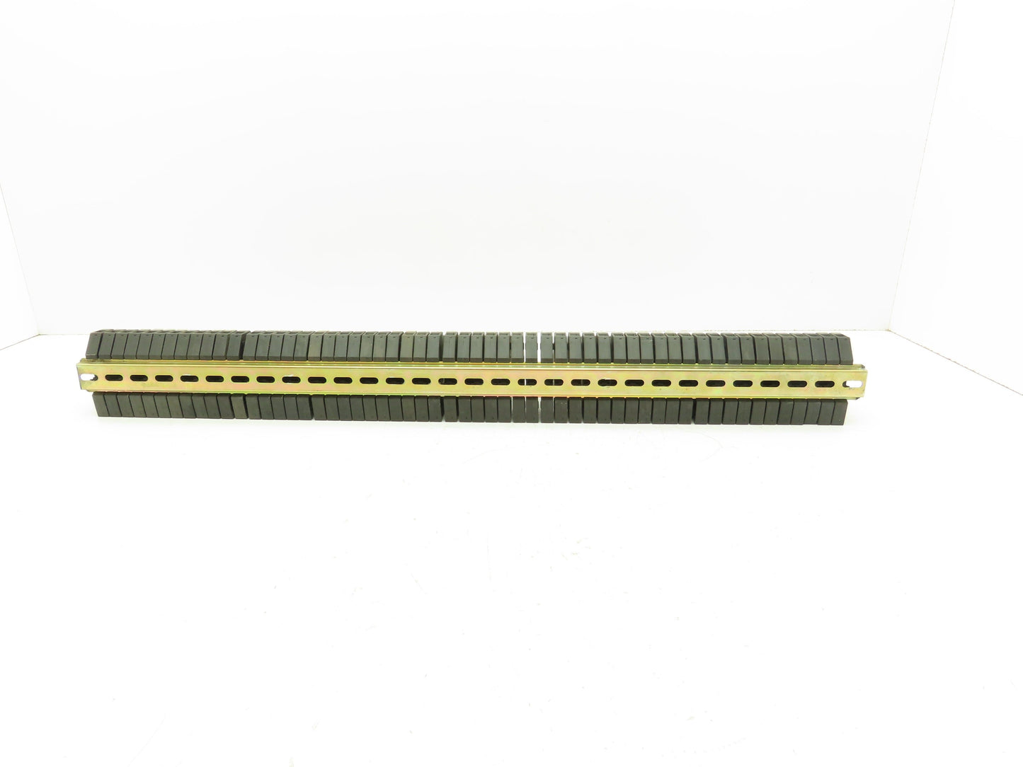 Allen Bradley 1492-GH020 Din Rail 2 Amp Circuit Breaker Ser B 250V Lot of 56