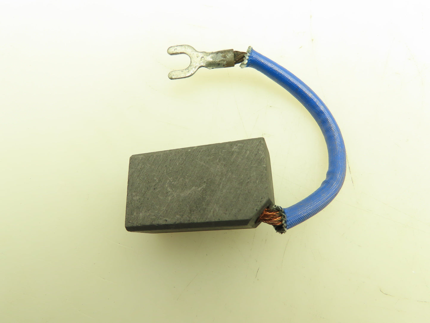 Loui Allis 3P1-2303 Carbon Motor Brushes 3/4x1x1-3/4" 40HP Lot of 2