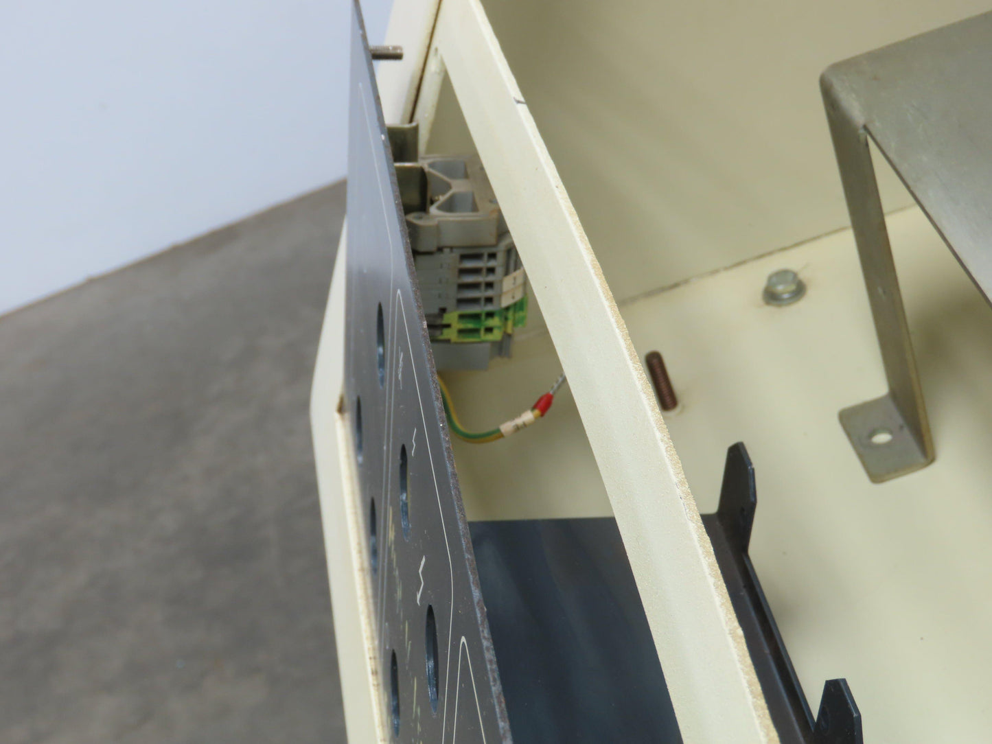 Electrical Enclosure Freestanding Pedestal Operator Station 22" Face 18.5hx24"w