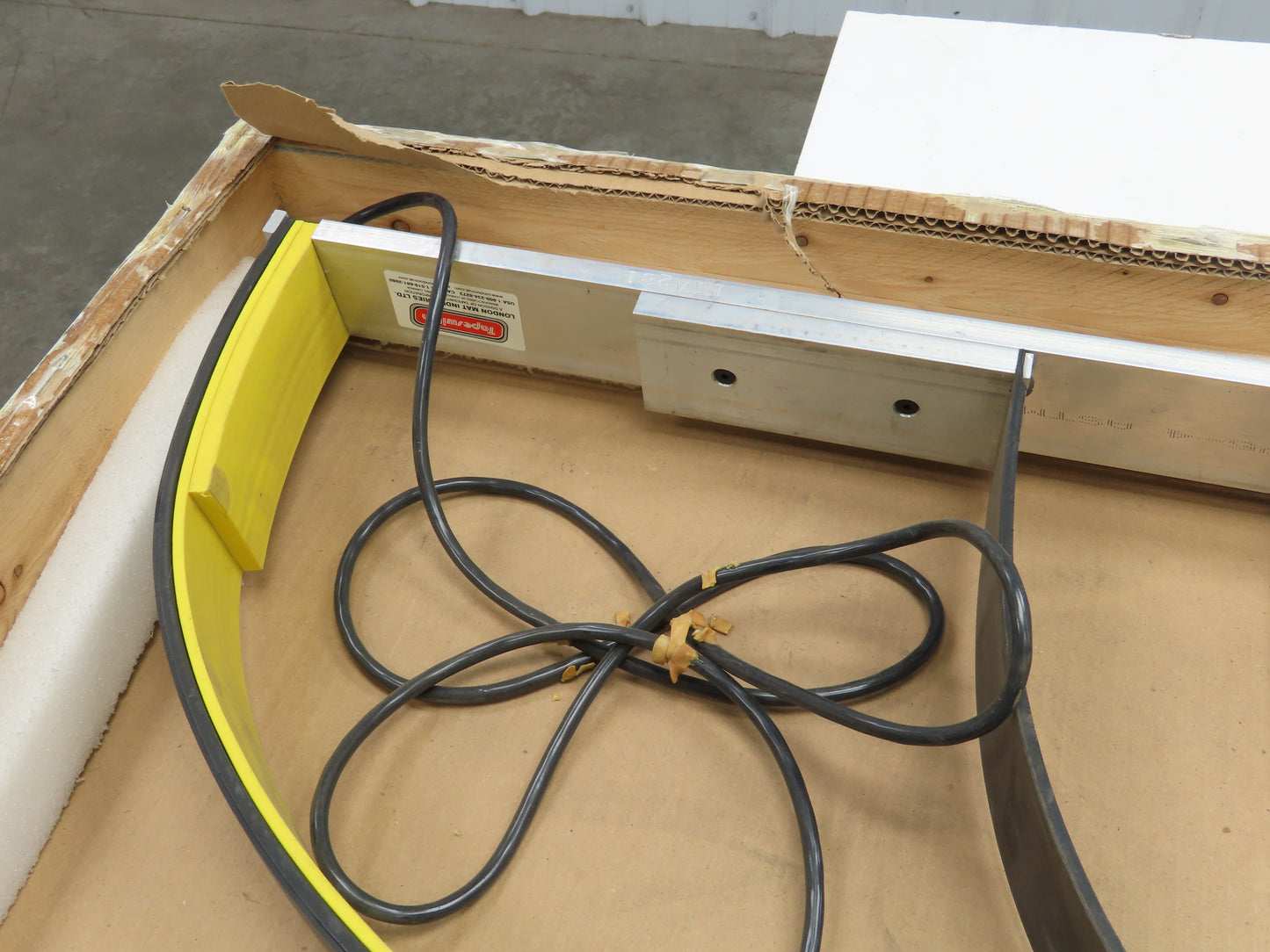 Tapeswitch BDR-250-1524B Safety Switch Bumper 60" Long Dry Contact Bulldog