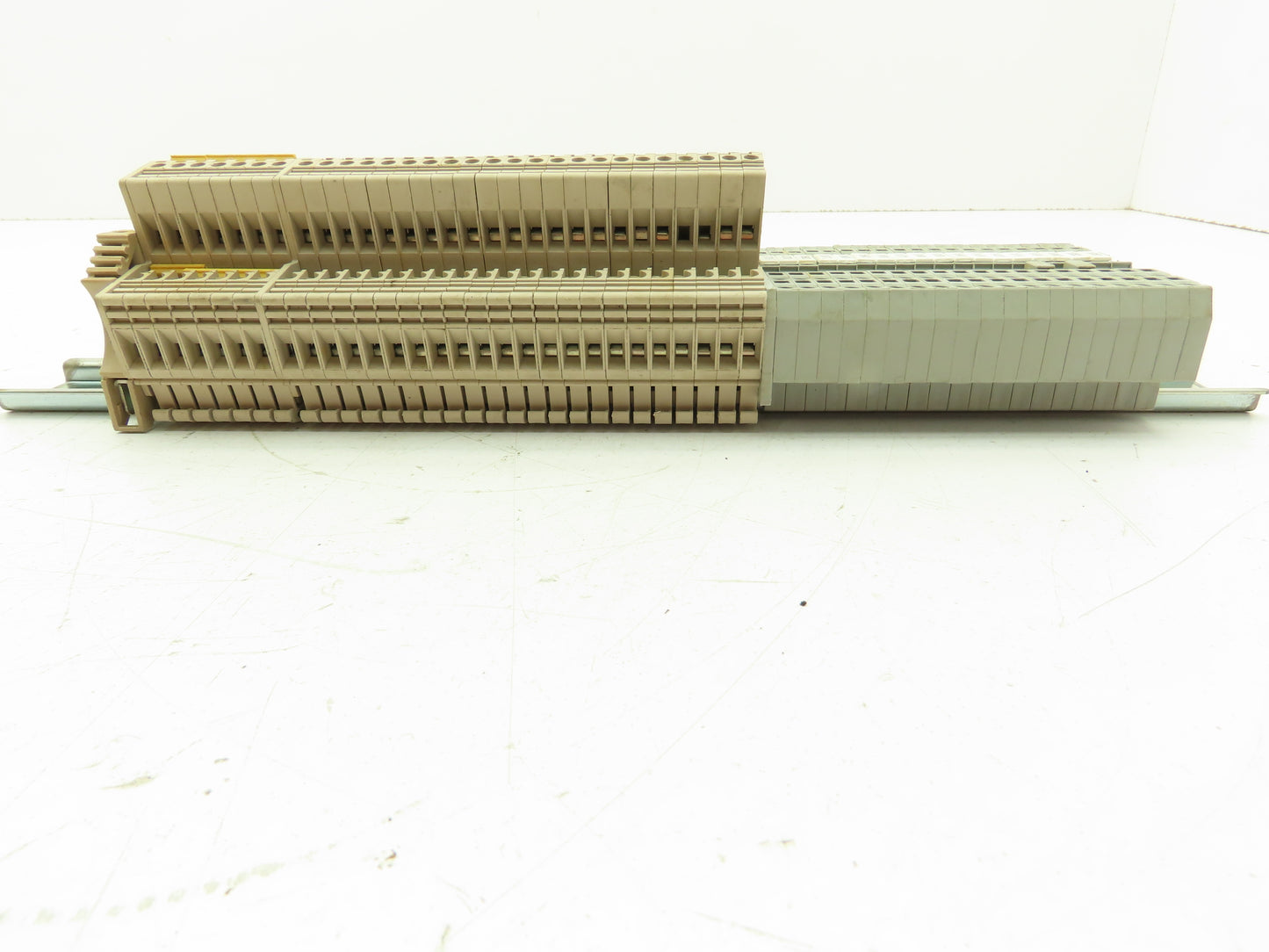 Weidmuller Terminal Blocks 300V 25A Lot Of 29 Wago 280 Push In Lot of 19