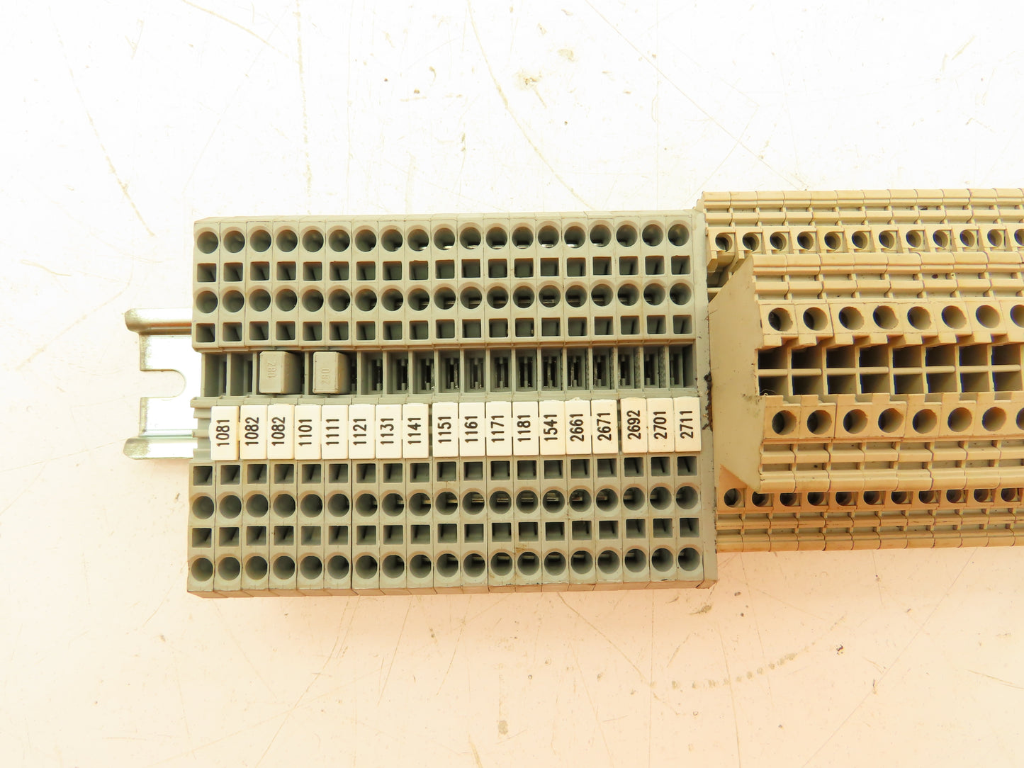 Weidmuller Terminal Blocks 300V 25A Lot Of 29 Wago 280 Push In Lot of 19