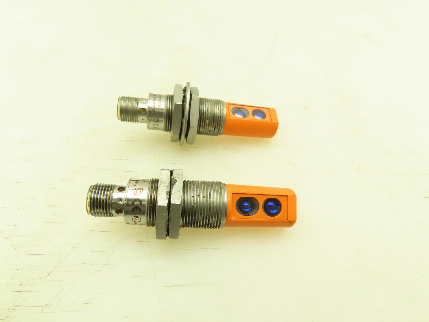IFM OG5124 Photoelectric Diffuse Reflection Sensor Lot of 2