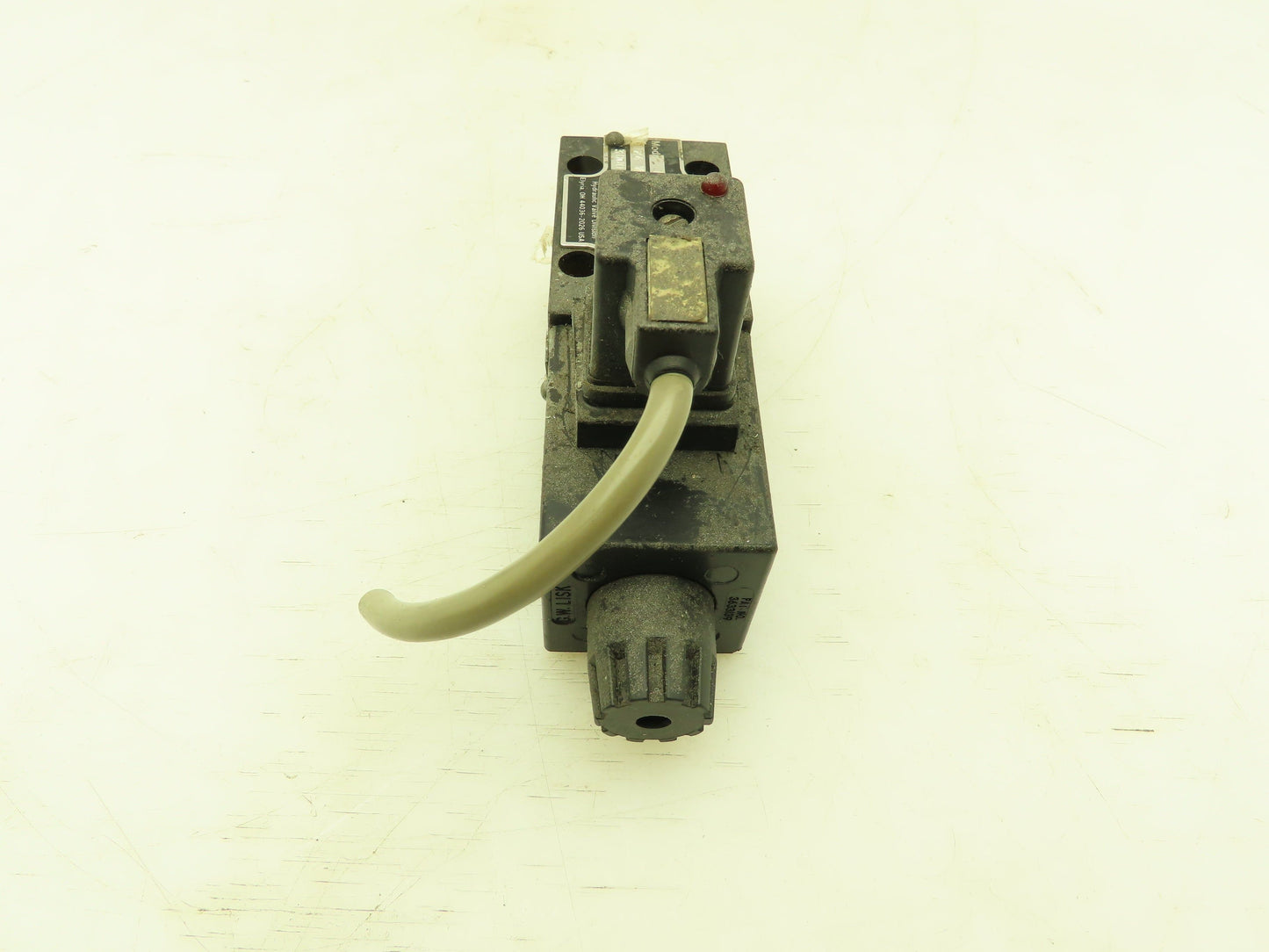 Parker D1VW20HJWF Hydraulic Directional Control Solenoid Valve 24VDC