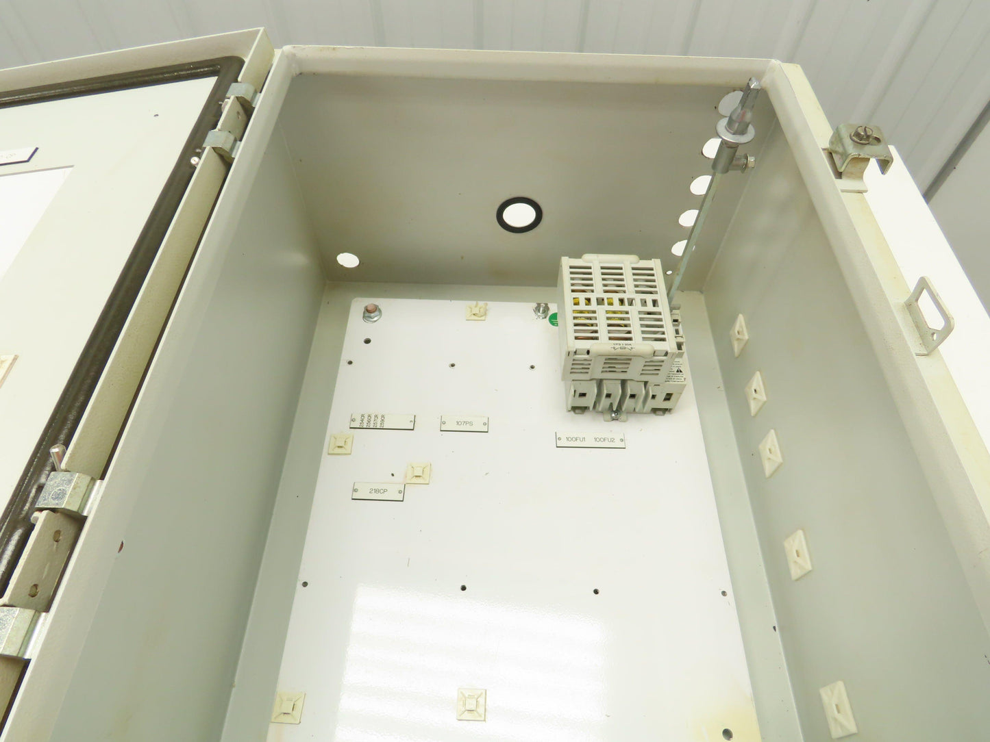 SCE 72-2349-10 Electrical Enclosure 20x16x10" Disconnect Hinged Door Backplate