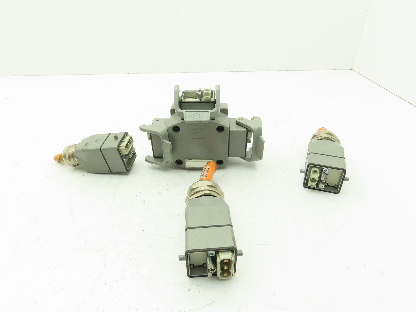 Harting 09140033002 Heavy Duty Power Connector T Splitter IP67 40A 500V