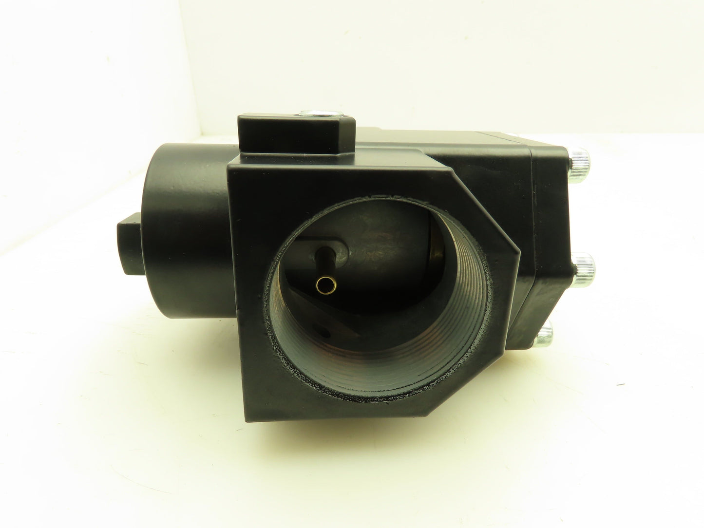 W1300 520102 Pneumatic Controlled Globe Valve 2" NPT Pilot Operated