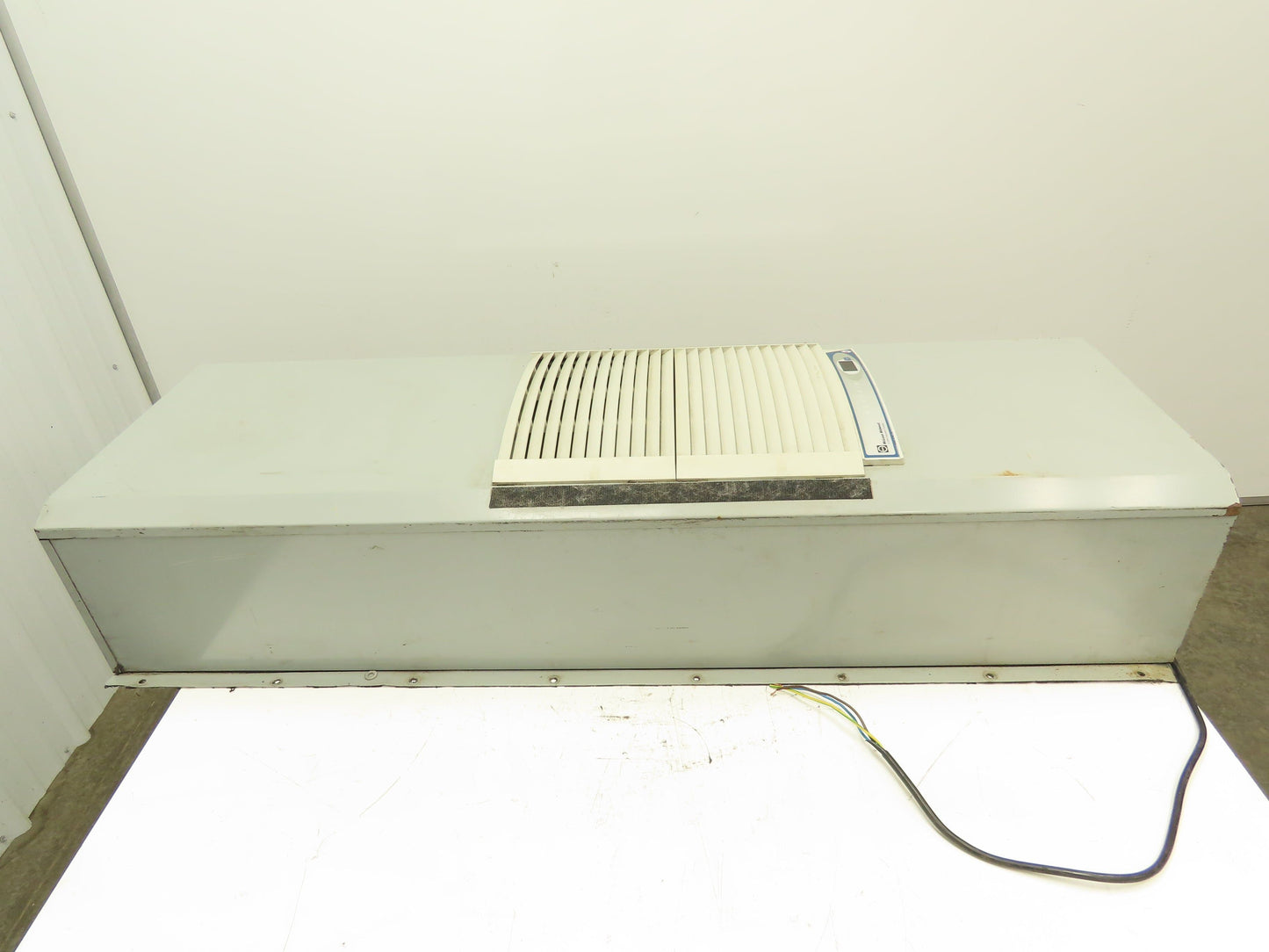 Mclean Midwest M52-0816-032 Electronic Enclosure Air Conditioner 8000 BTU 115V