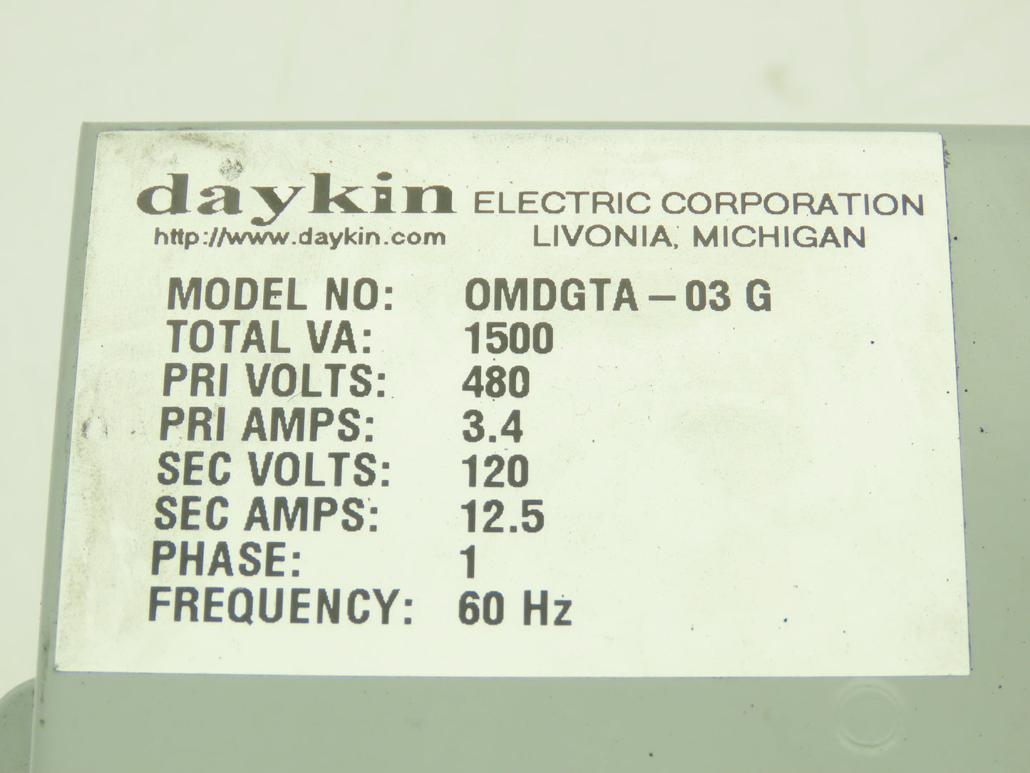 Daykin OMDGTA-03 Step-Down Transformer 1500VA 480V To 120V GFI Outlet Disconnect