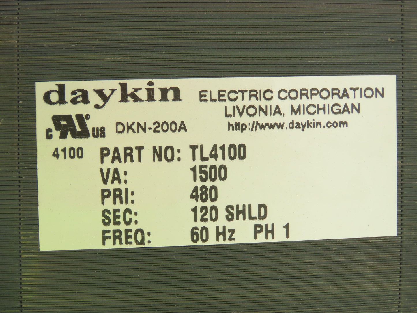 Daykin OMDGTA-03 Step-Down Transformer 1500VA 480V To 120V GFI Outlet Disconnect