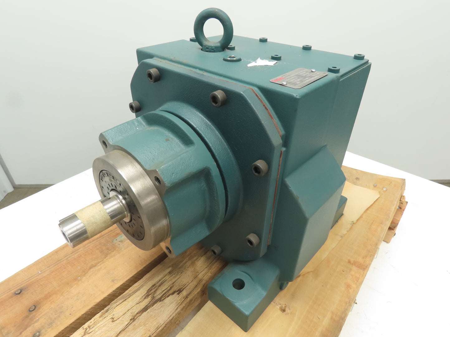 Dodge Quantis In-Line Helical Gear Reducer 17:1 Ratio 10Hp 101RPM 6442 In-Lb