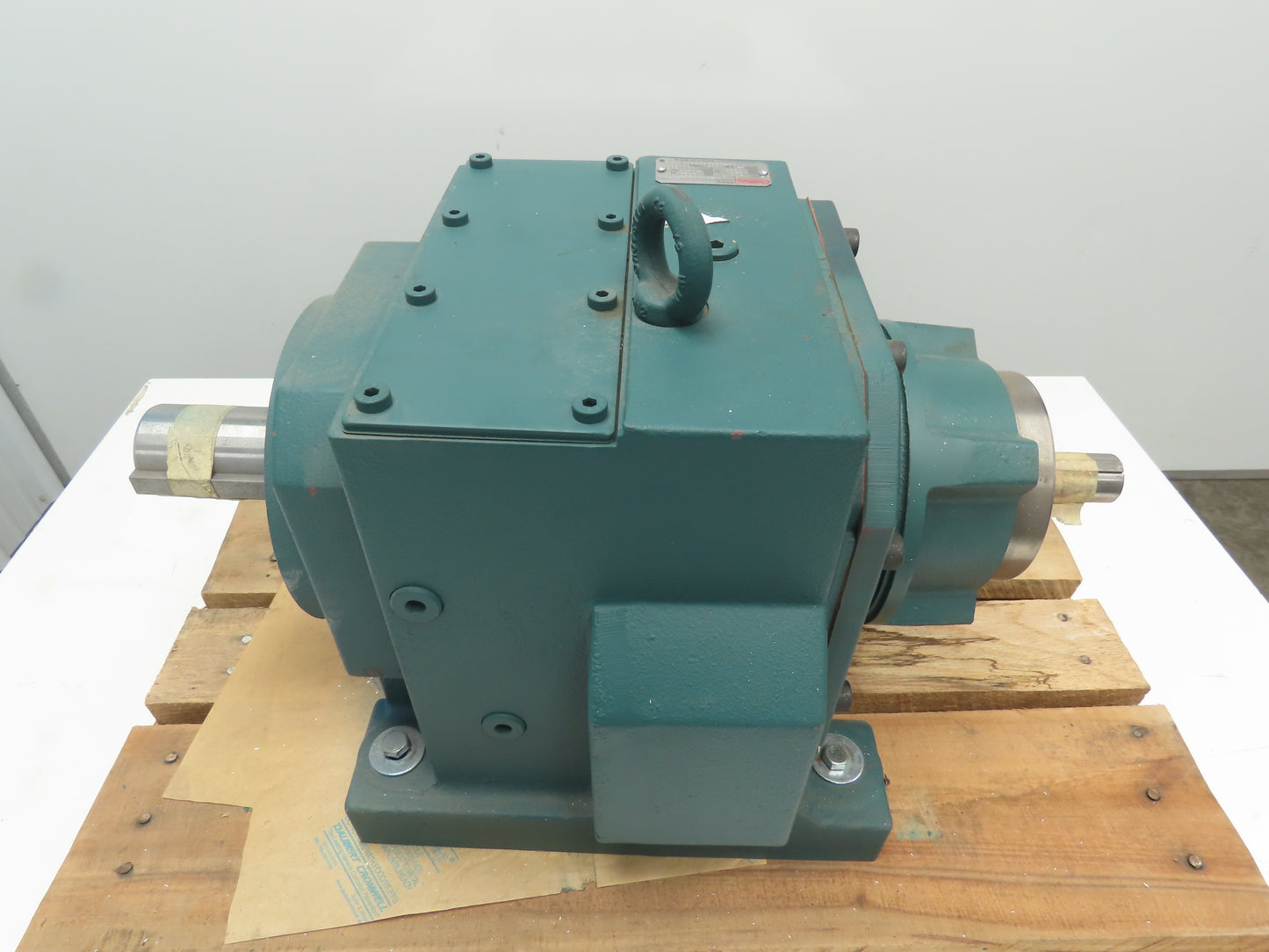 Dodge Quantis In-Line Helical Gear Reducer 17:1 Ratio 10Hp 101RPM 6442 In-Lb