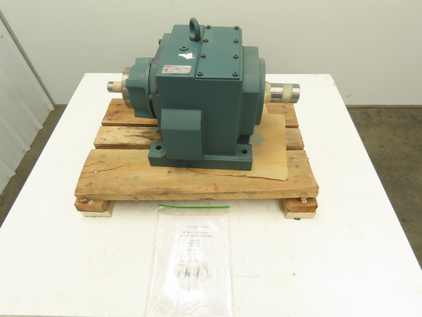 Dodge Quantis In-Line Helical Gear Reducer 17:1 Ratio 10Hp 101RPM 6442 In-Lb