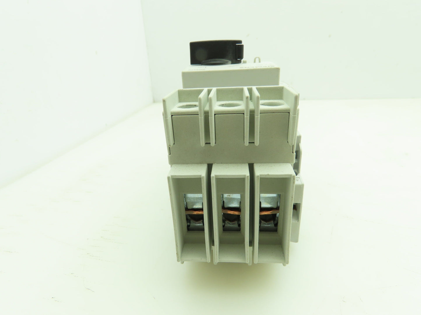 Siemens 3RV1821-4BD10 Circuit Breaker 3Ph 20A 480V Din Rail Mount