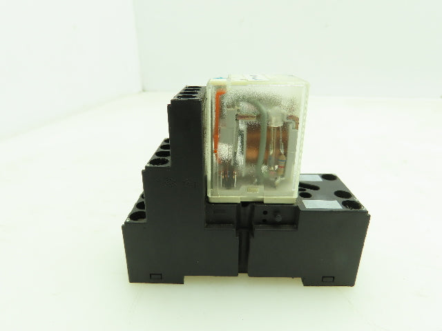 Telemecanique RXL2A12B2BD Ice Cube Relay and Socket 2 Pole 24VDC Lot of 2