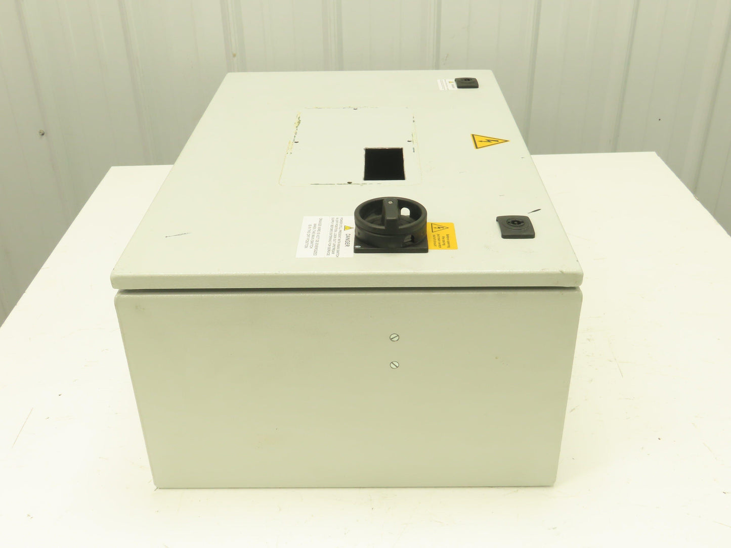 Lohmeier AE-1020 Electrical Enclosure 400 x 600 x 250mm Backplate Disconnect