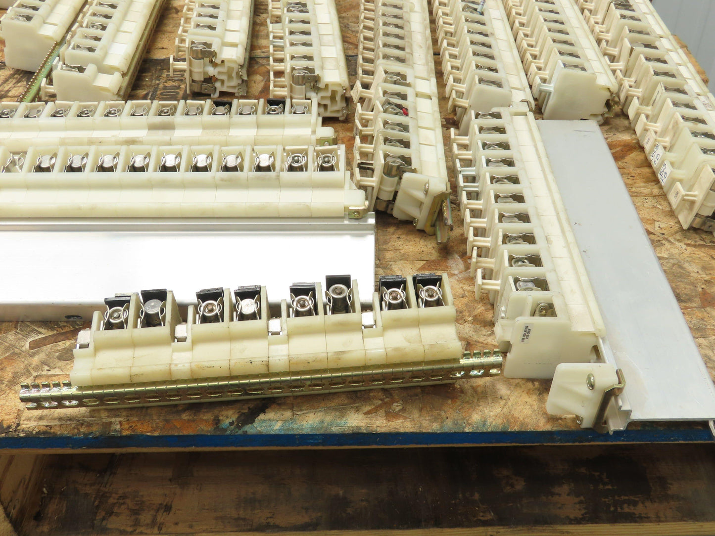 Allen Bradley 1492-CE Terminal Blocks Fuse Holder 10A 600V Skid Lot of 600