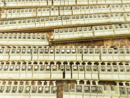 Allen Bradley 1492-CE Terminal Blocks Fuse Holder 10A 600V Skid Lot of 600