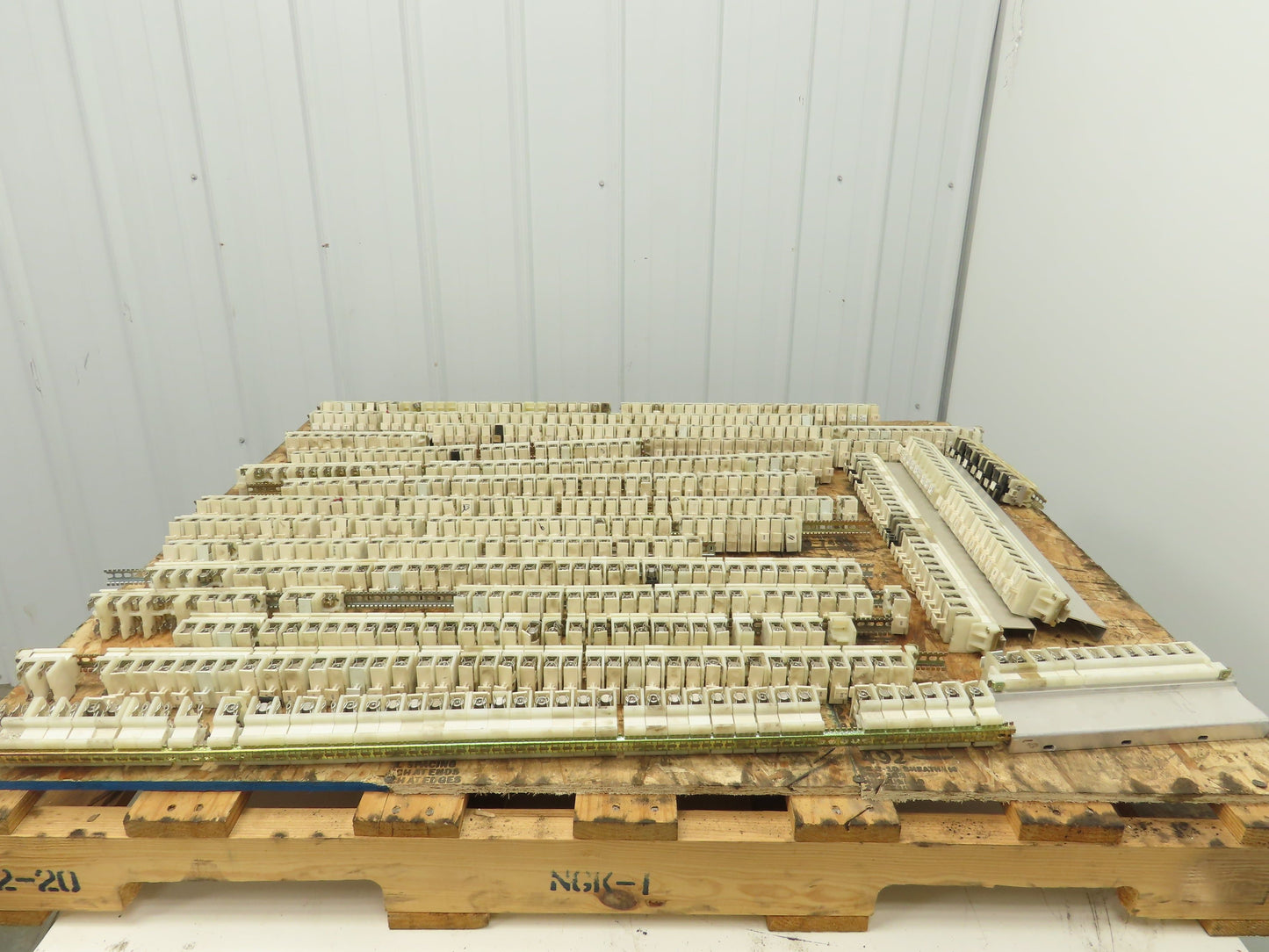 Allen Bradley 1492-CE Terminal Blocks Fuse Holder 10A 600V Skid Lot of 600