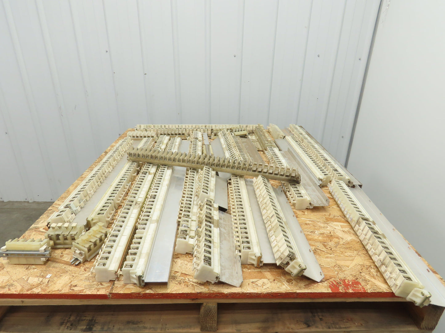 Allen Bradley 1492-CE Terminal Blocks Fuse Holder 10A 600V Skid Lot of 560