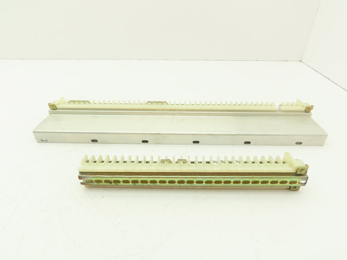 AB 1492-F DIN Rail Mount Terminal Block 300V 22-14 Awg Wholesale Lot of 2700