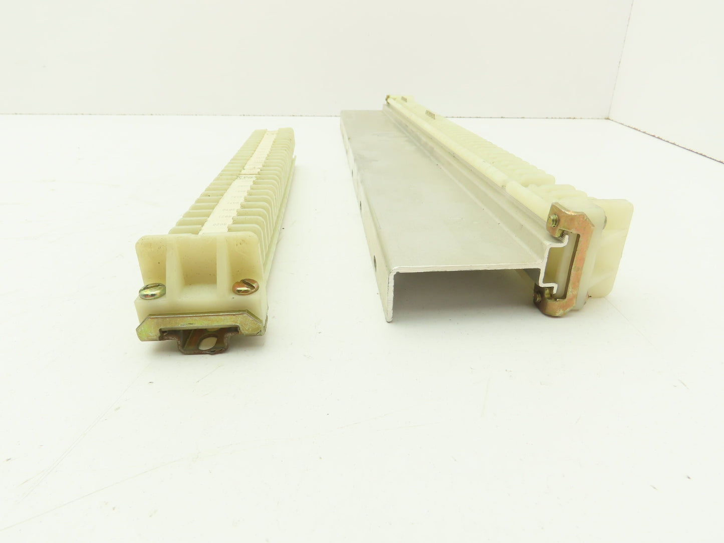 AB 1492-F DIN Rail Mount Terminal Block 300V 22-14 Awg Wholesale Lot of 2700