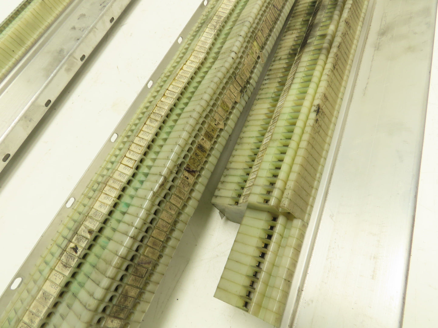 Allen Bradley 1492-H2 Terminal Block Double Circuit 600V 24A Lot of 500