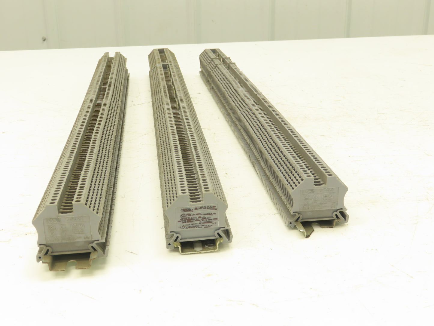 Morsettitalia EURO 2.5 Terminal Block Din Rail 600V 20A Gray Lot of 350