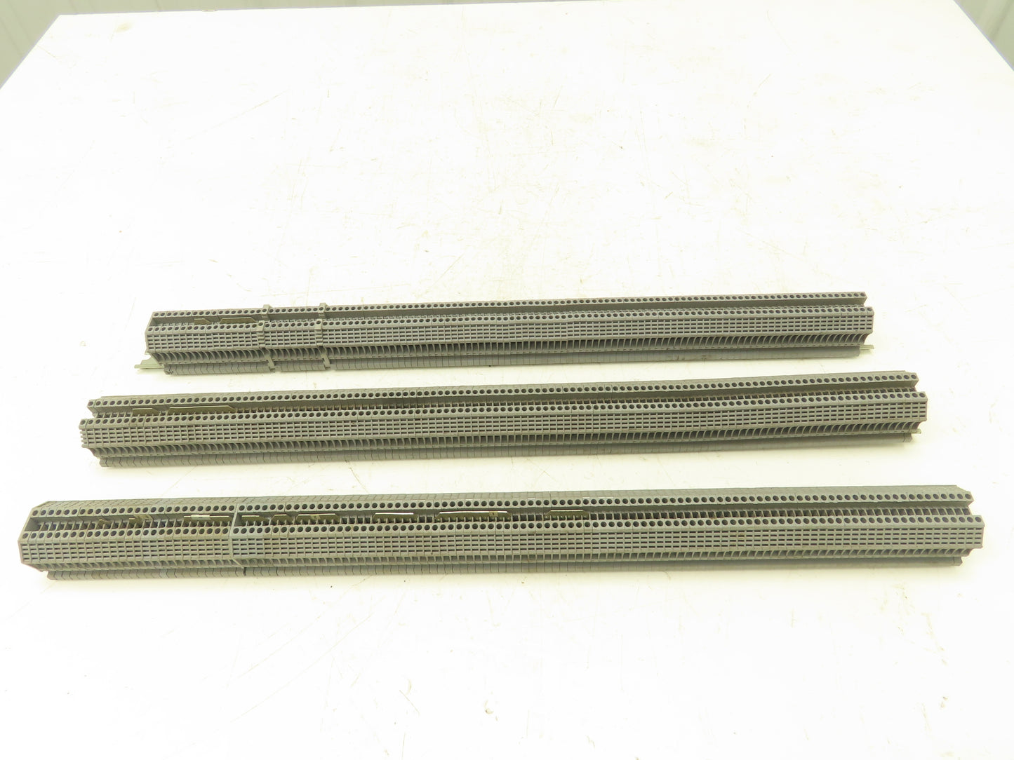 Morsettitalia EURO 2.5 Terminal Block Din Rail 600V 20A Gray Lot of 350