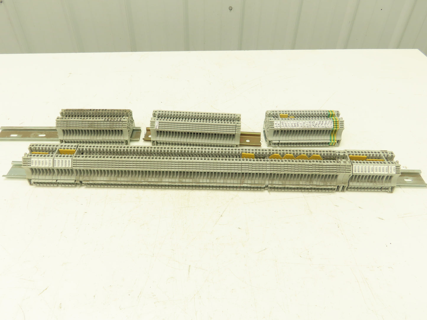 Allen Bradley 1492-J3 Terminal Block 25A 600V AC/DC Gray 2.5mm Lot of 160