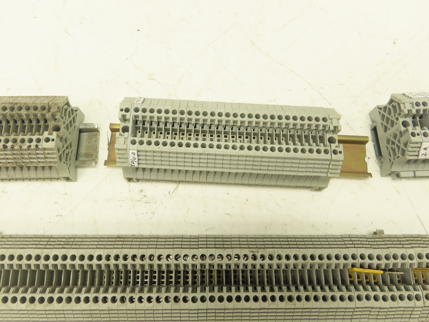 Allen Bradley 1492-J3 Terminal Block 25A 600V AC/DC Gray 2.5mm Lot of 160
