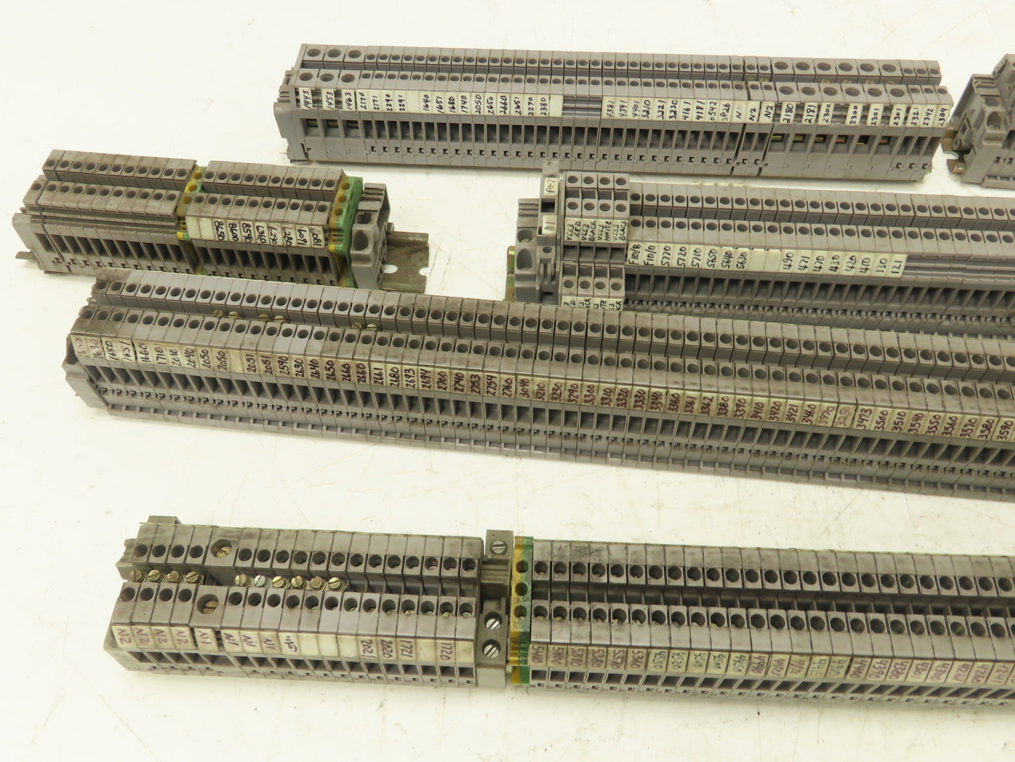 Entrelec M4/6_5116 Terminal Block 40A 600V Lot of 150