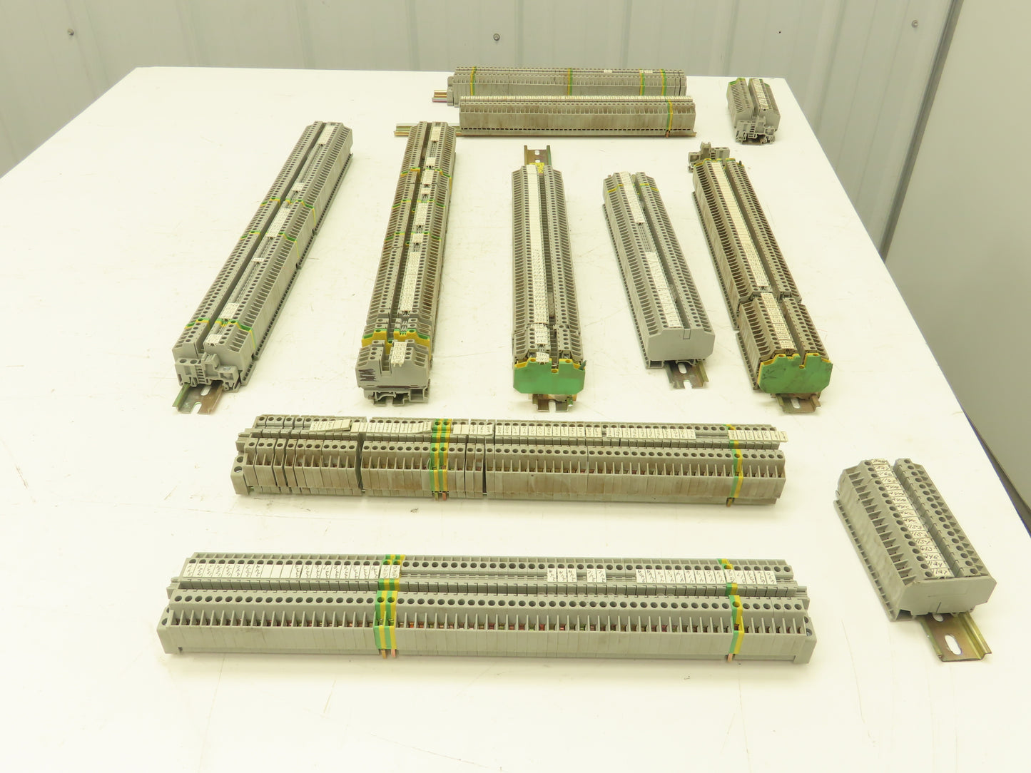 Phoenix Contact Typ UK-FRONT4 Terminal Block 600V 10 AWG Lot of 500