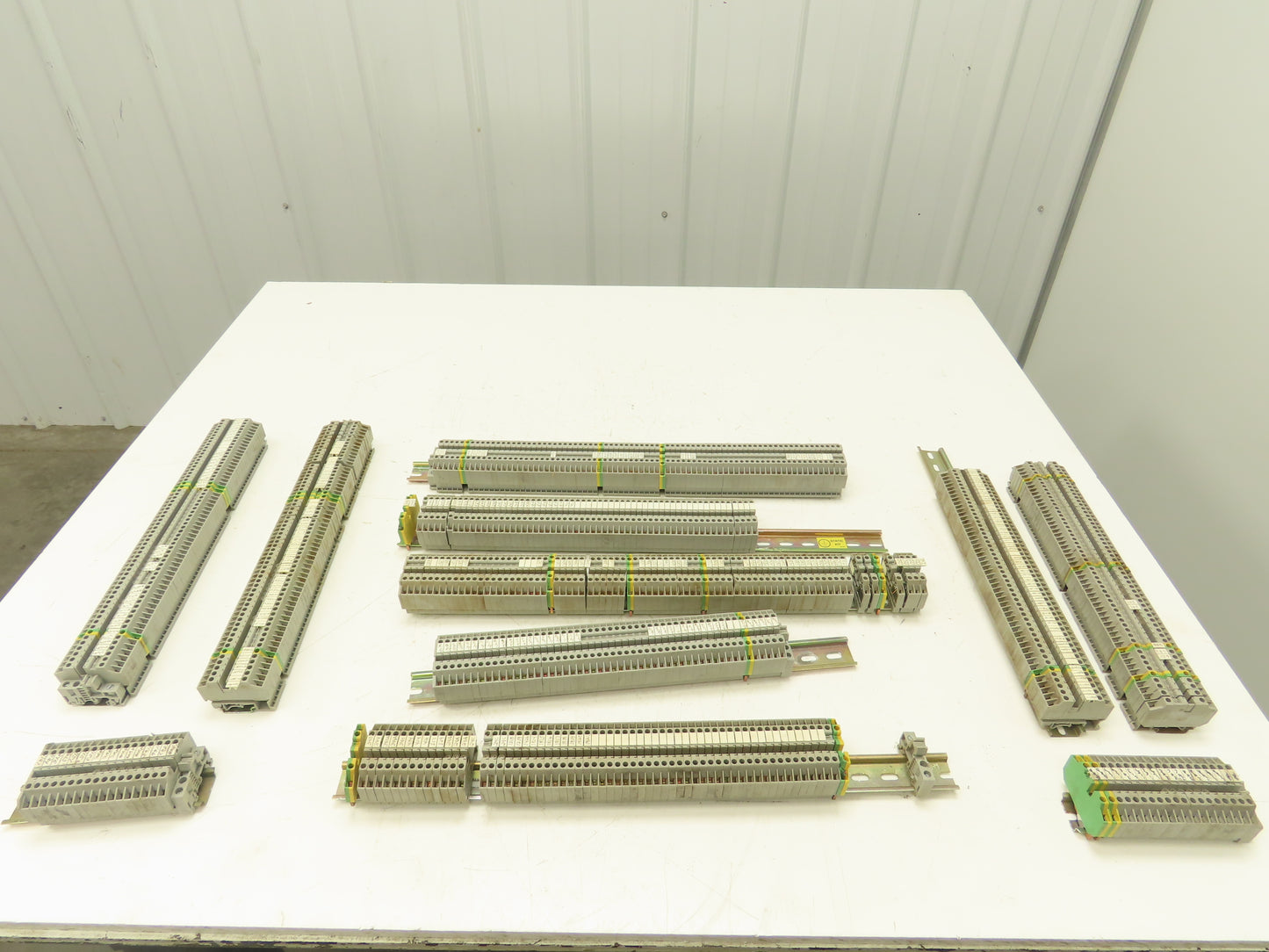 Phoenix Contact Typ UK-FRONT4 Terminal Block 600V 10 AWG Lot of 500