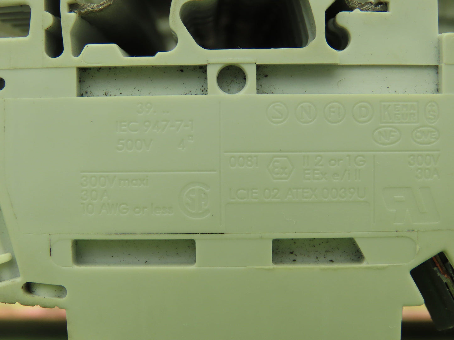 Legrand Viking 3 Terminal Block Two Tier Connector Lot of 165