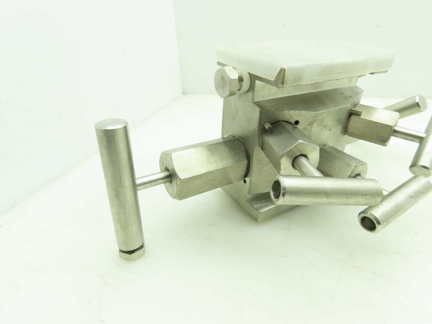 Endress Hauser HEX Stainless Block and Bleed Manifold Valve 1/2"