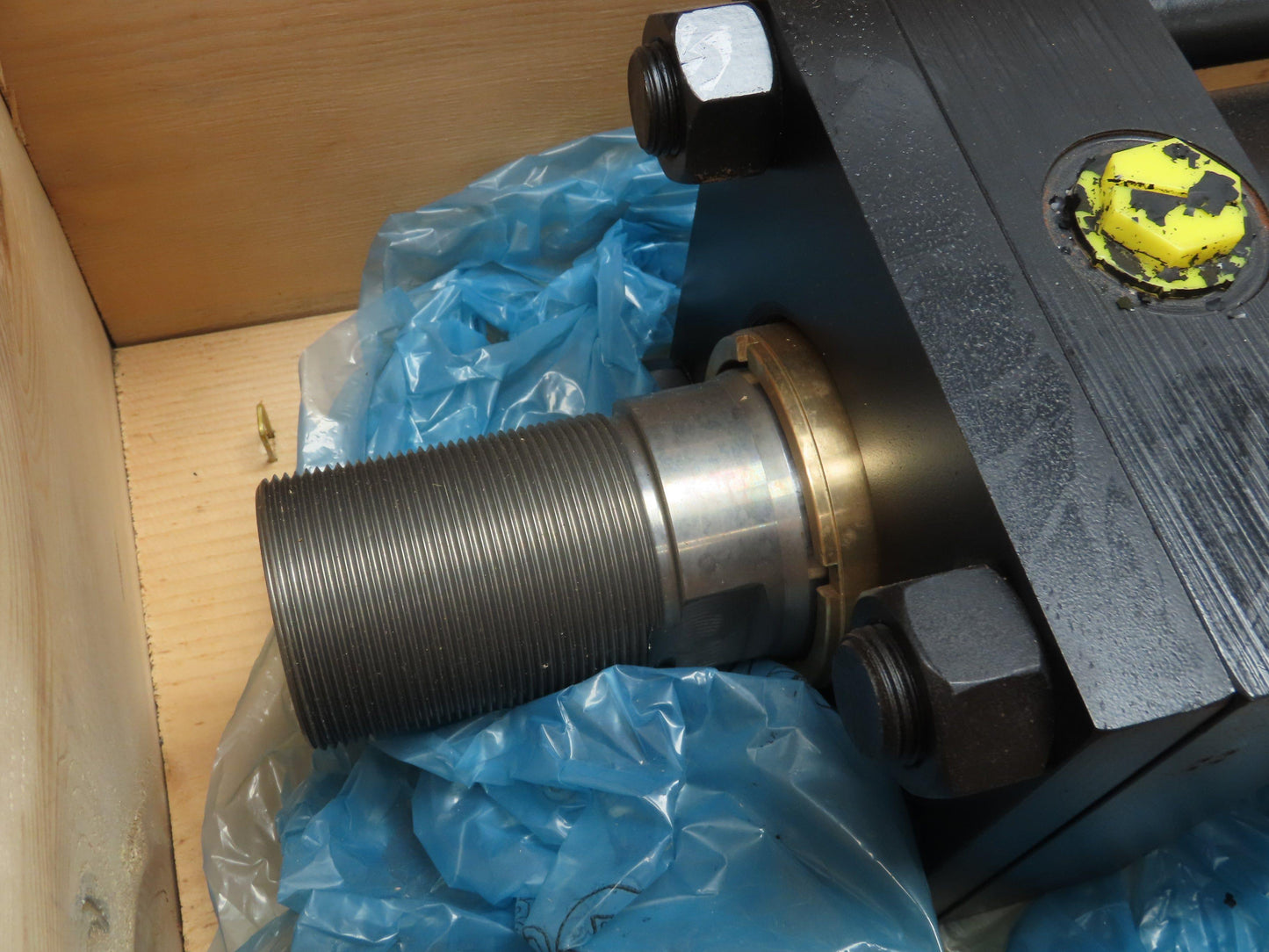 Parker Series 2H Hydraulic Cylinder 5" Bore 36.5" Stroke Trunnion Mount 1200 PSI