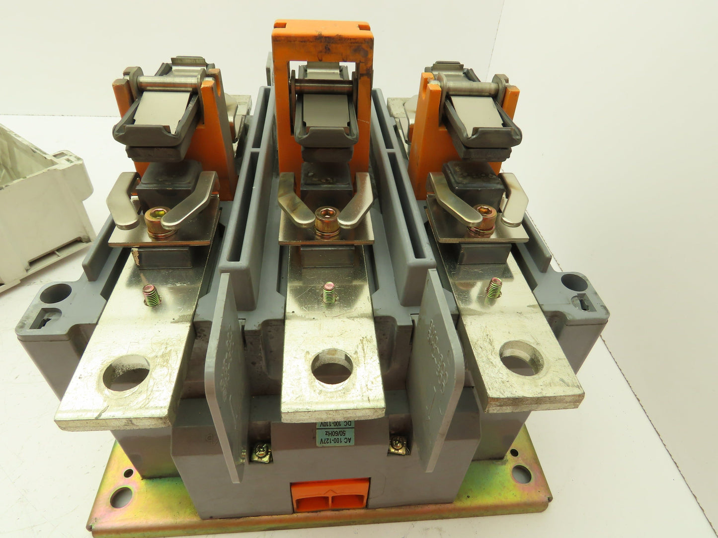 LG GMC-800 MEC Contactor IEC Motor Starter 840A 690V META 120V Coil